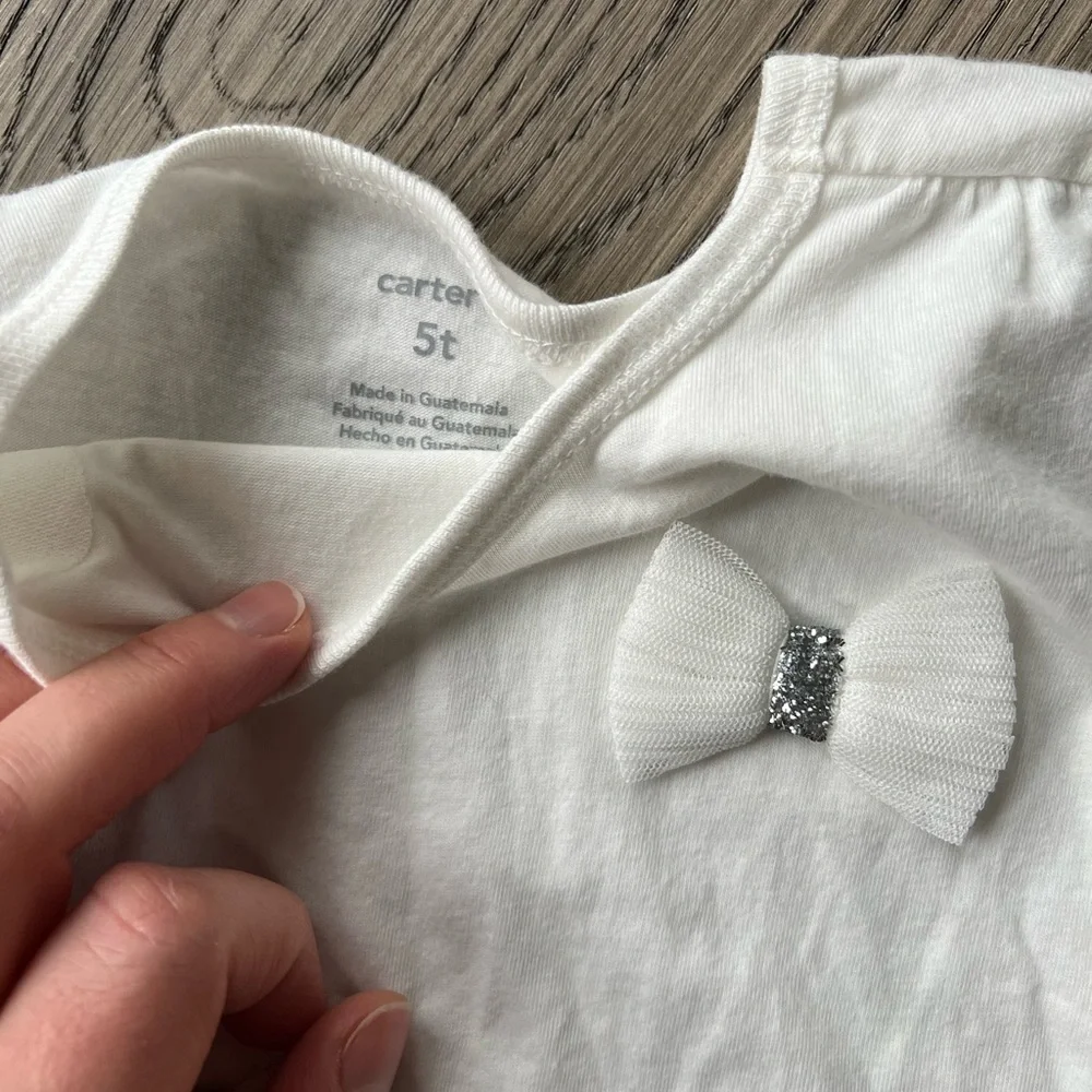 Bundle of 4 girls tops, like new condition 4T/5T plus 3 bonus. - Picture 8 of 17